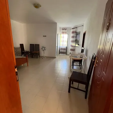Garden Albania Hostal Golem (Tirana)